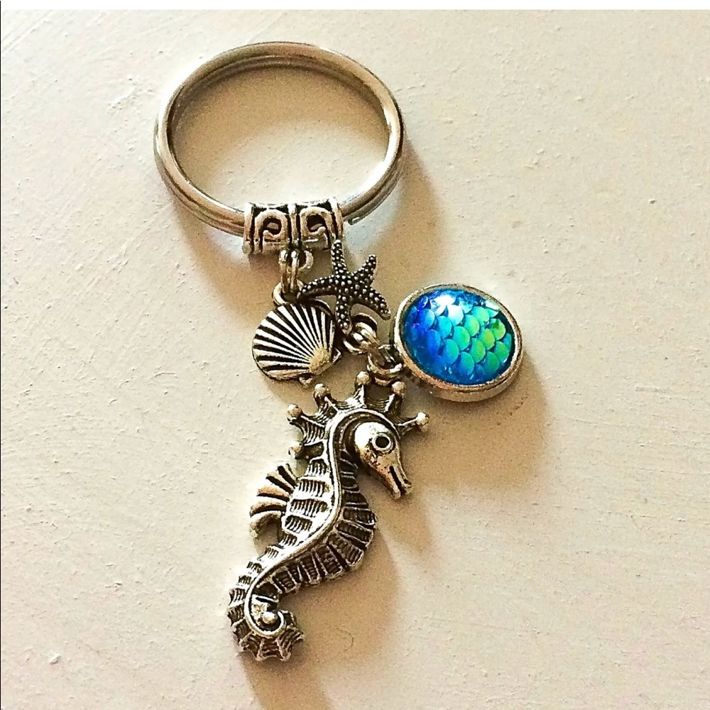 Personalized Seahorse Ocean Blue Silver Keychain - Picture 2 of 3